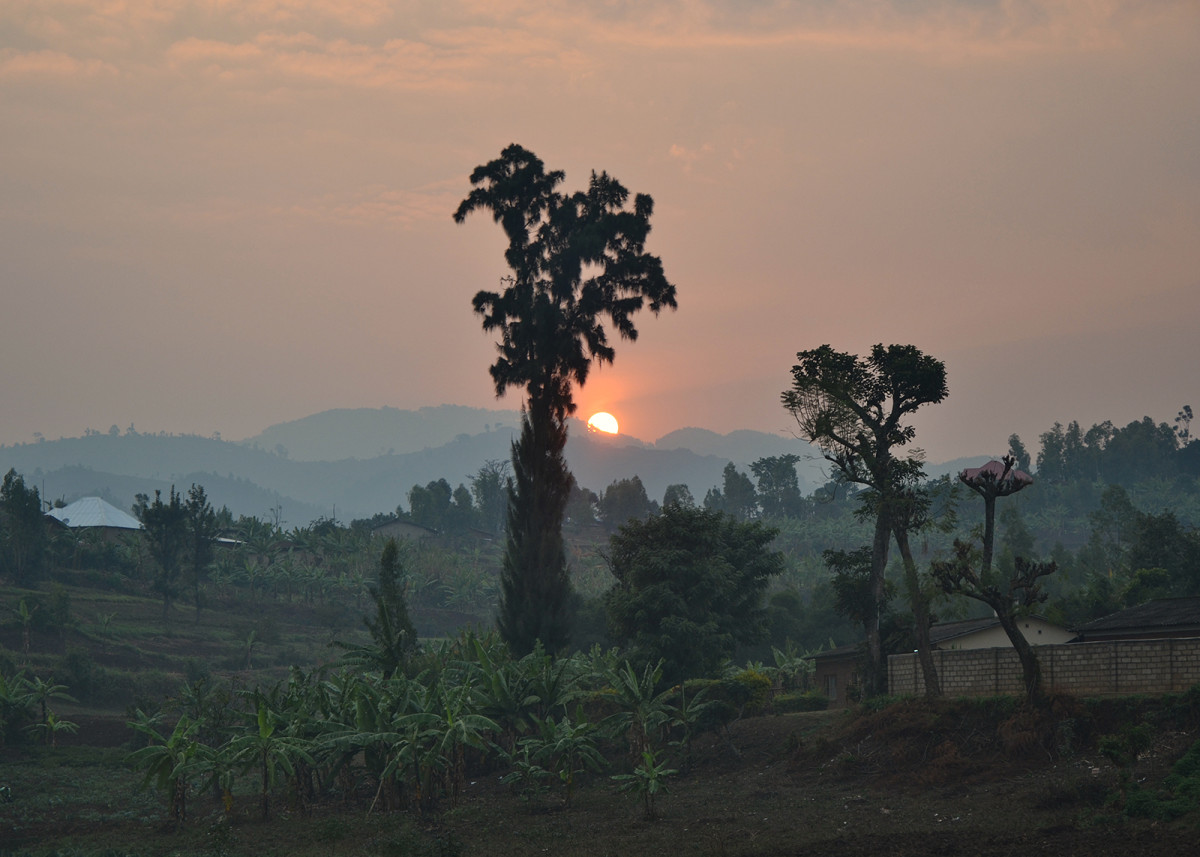 © Martina Schauß (ekir) - Sonnenaufgang vor dem Centre Ubucuti
